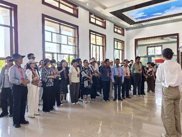 某老干部赴冀开展红色研学考察 汲取奋进力量